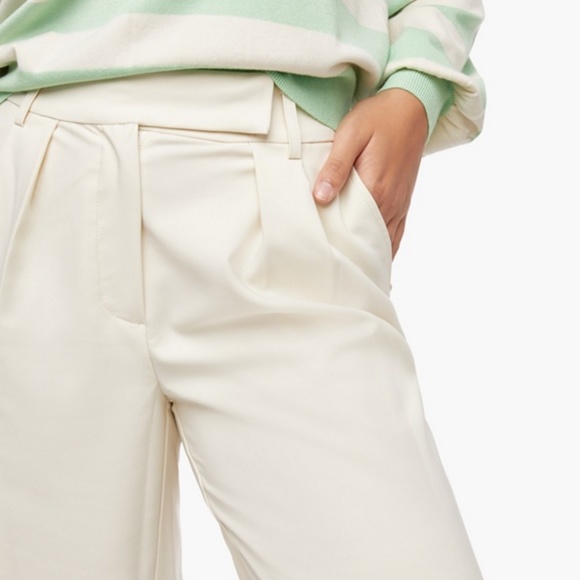 Justfab White Shorts Size XS - Picture 8 of 9